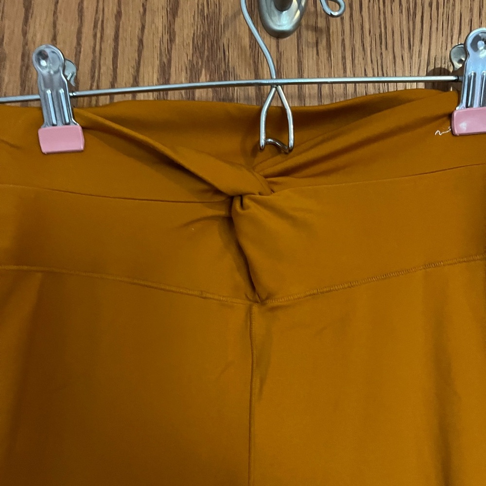 Mustard colored flair leggings